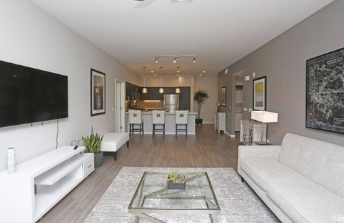 Menlo Park Condo | Elevated Living: Menlo Park 1BR Condo w Resort Features