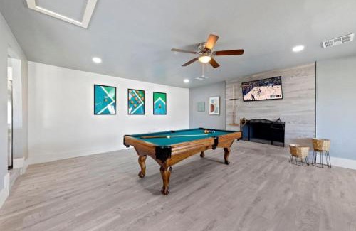 Paradise House | Elevated PickleBall Retreat