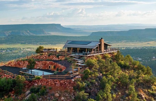 Apple Valley Cabin | Elevation 40 Zion Sum