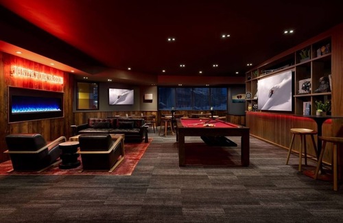 Crested Butte Hotel | Elevation’s Finest: Valley View King | Serene Pool Access | Couple Stay