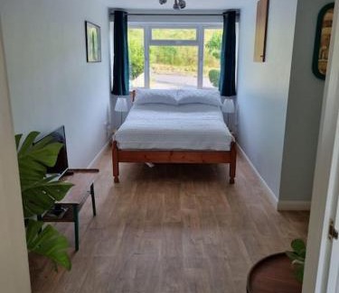 Barnstaple Apartment | Elgar Escape