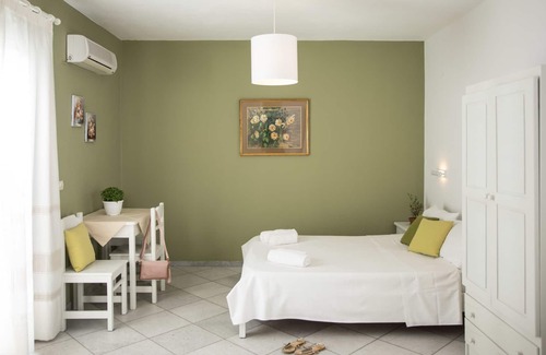 Old Town Naxos Apartment | Elia Studios
