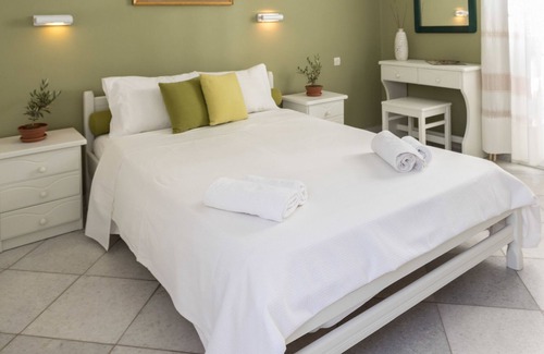 Old Town Naxos Apartment | Elia Studios