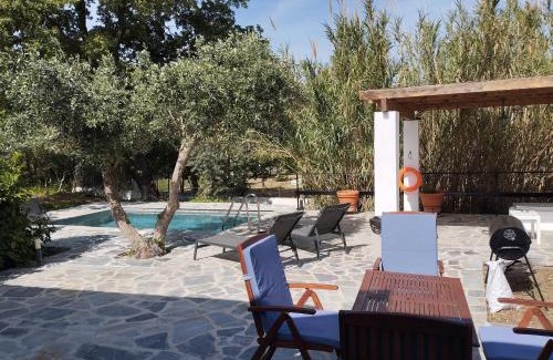 Ixia House | Elia Suites