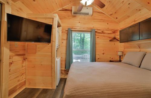 Lookout Valley Neighborhood Association House | Elise Cabin Forest Retreat 5 Mins To Downtown
