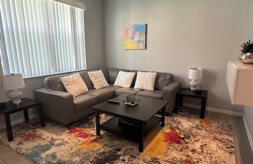 Wellington Condo | Elite 3 bedroom Villa! 8 miles to Disney! Free WiFi, 4 minute walk to clubhouse