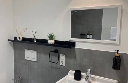 Raderthal Apartment | Elite Apartment /Quiet /Netflix /Elevator