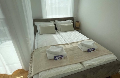 Raderthal Apartment | Elite Apartment /Quiet /Netflix /Elevator