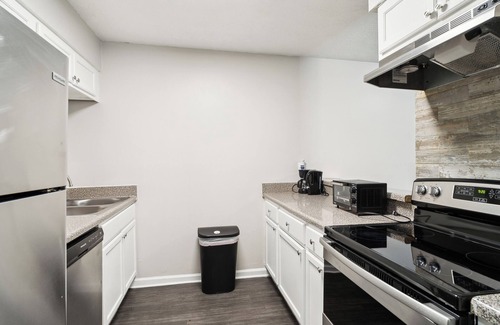 College Park Apartment | Elite at Cityview 19a I Spacious 2Bed 1.5 Bath