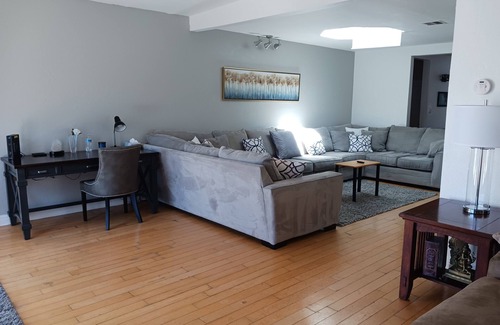 Loma Portal House | Elite Coastal Area/Cozy Loma Portal House/3 BD/3 BA/Canyon View/Near All