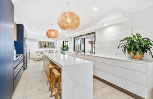 Broadbeach Waters House | Elite Holiday Homes Coobowie Waters
