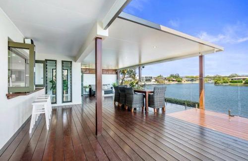 Broadbeach Waters House | Elite Holiday Homes Coobowie Waters