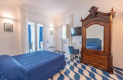 Minori Bed & Breakfast | Elite Luxury Suite