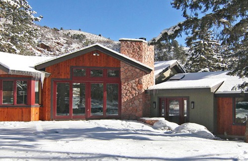 Woodland Park Cabin | Elite mountain retreat, hot tub, walk to waterfalls, hiking, fishing, wildlife.