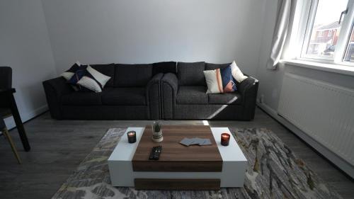 Willenhall House | EliteStays
