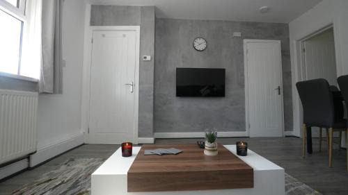 Willenhall House | EliteStays
