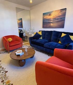 Wyken Apartment | EliteunseenSuites 2 Bedroom Beautiful Semi Detached House - Private Parking