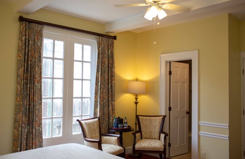 Historic Downtown Savannah Bed & Breakfast | Eliza Thompson House, Historic Inns of Savannah Collection