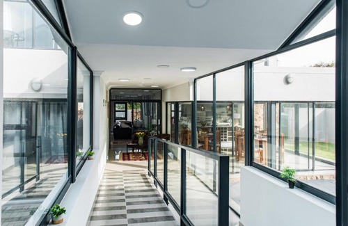 Sandbaai House | Elizabeth House