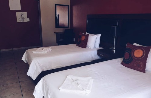 Ekurhuleni House | Elizabeth Lodge