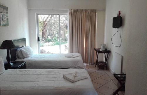Ekurhuleni House | Elizabeth Lodge