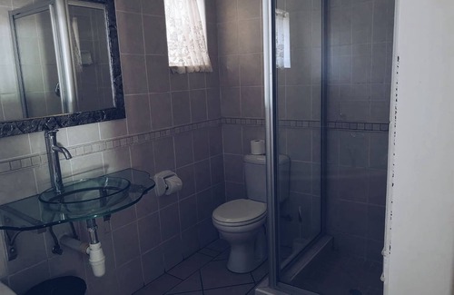 Ekurhuleni House | Elizabeth Lodge