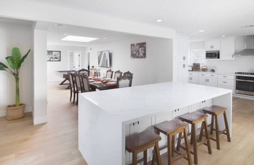 Tustin House | Elizabeth · Luxury 5BR-Salt Pool- Disney, Convention, Beaches