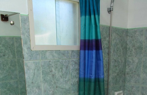 Puerto Galera Hotel | Elizabeth's Hideaway Hotel & Restaurant