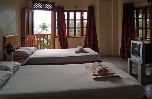 Puerto Galera Hotel | Elizabeth's Hideaway Hotel & Restaurant