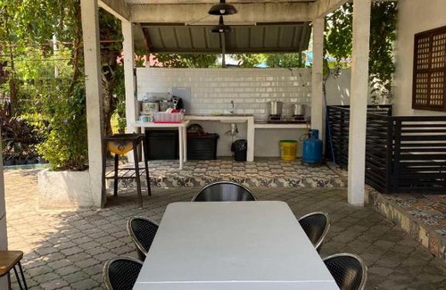 Calumpit House | Elizabeths Secret Garden Guest House