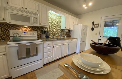Banner Elk Villa | Elk Hill Escape Cozy Luxe in Banner Elk. See Grandfather Mtn, Boone, Wineries