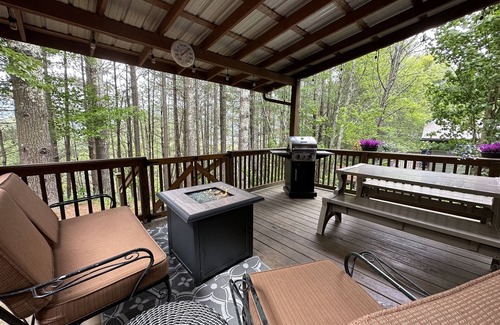 Banner Elk Villa | Elk Hill Escape Cozy Luxe in Banner Elk. See Grandfather Mtn, Boone, Wineries