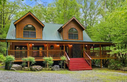 Cosby House | Elk Rapids on Cosby Creek cabin