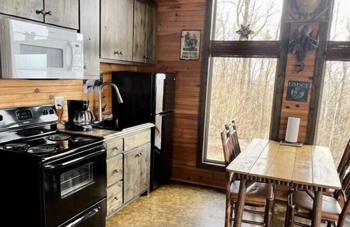 Bryant Cabin | Elk Ridge · NO SUNDAY CHECK INS 25 miles from Chattanooga- Grant Summit Cabins