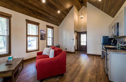 Lakeside House | Elk Ridge Village 401C Cozy Cabin with views of Flathead Lake and the mountains