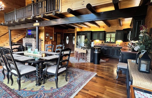 Butler Cabin | Elk River Cabin Watauga Lake Hot Tub 3 Stories 3 Bedrooms Mountain View’s hiking