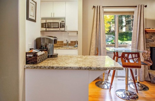 Elkhorn Village Condo | Elkhorn Condo Walk to Dollar!