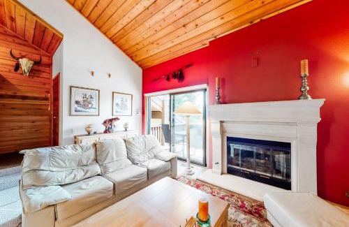 Elkhorn Village Apartment | Elkhorn Retreat