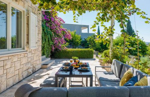 Srebreno Apartment | Ellanna