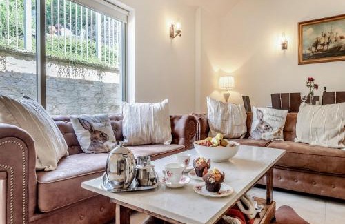 Burford House | Ellen Cottage