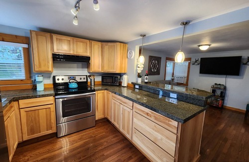 Ellensburg House | Ellensburg Cottage *2024 UPDATE