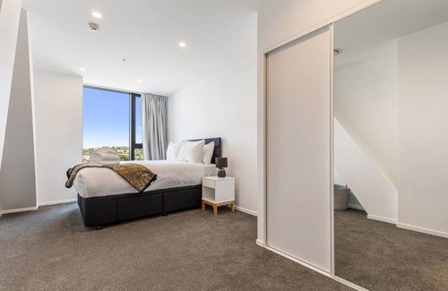 Greenlane - Ellerslie Apartment | Ellerslie Escape: 2BR + Balcony!