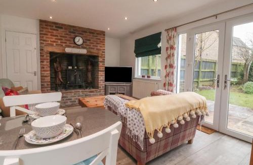 Hornsea House | Ellesmere Cottage