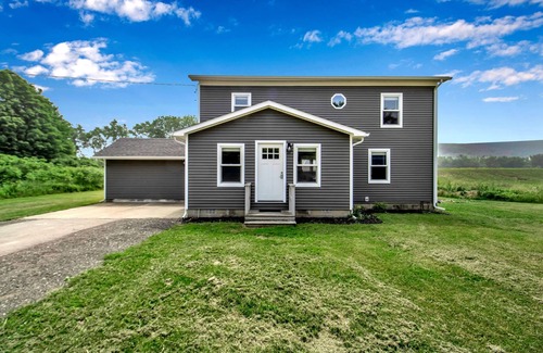 Great Valley Ski Chalet | Ellicottville Farmhouse 5 mins to Holiday Valley
