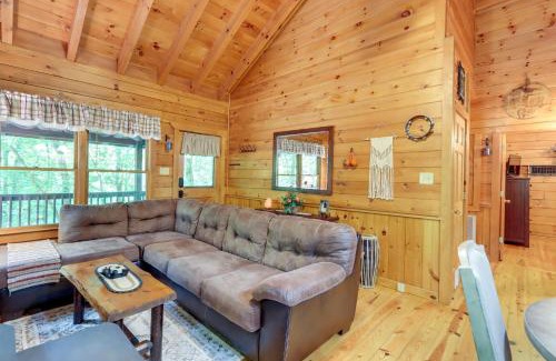 Ellijay House | Ellijay Cabin with Deck and Hot Tub!