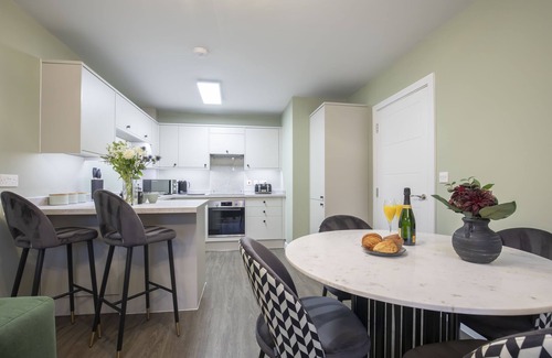 Cheltenham Apartment | Elliot Oliver - Deluxe Two Bedroom Apartment With Parking & EV Charger