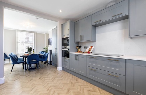 Cheltenham Apartment | Elliot Oliver - Stunning 6 Bedroom Regency House With Parking