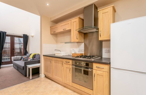 Ayr Apartment | Elliot Suite No1 - Donnini Apartments