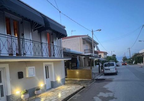Paralia Porovitsis House | Ellis House