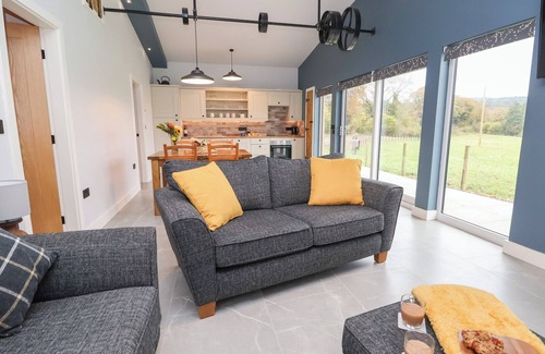 Ruthin Cottage | Elliw